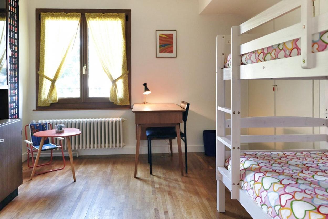 Lindo Lugar - Just A 7 Minute Walk From The Airport Bed & Breakfast Meyrin