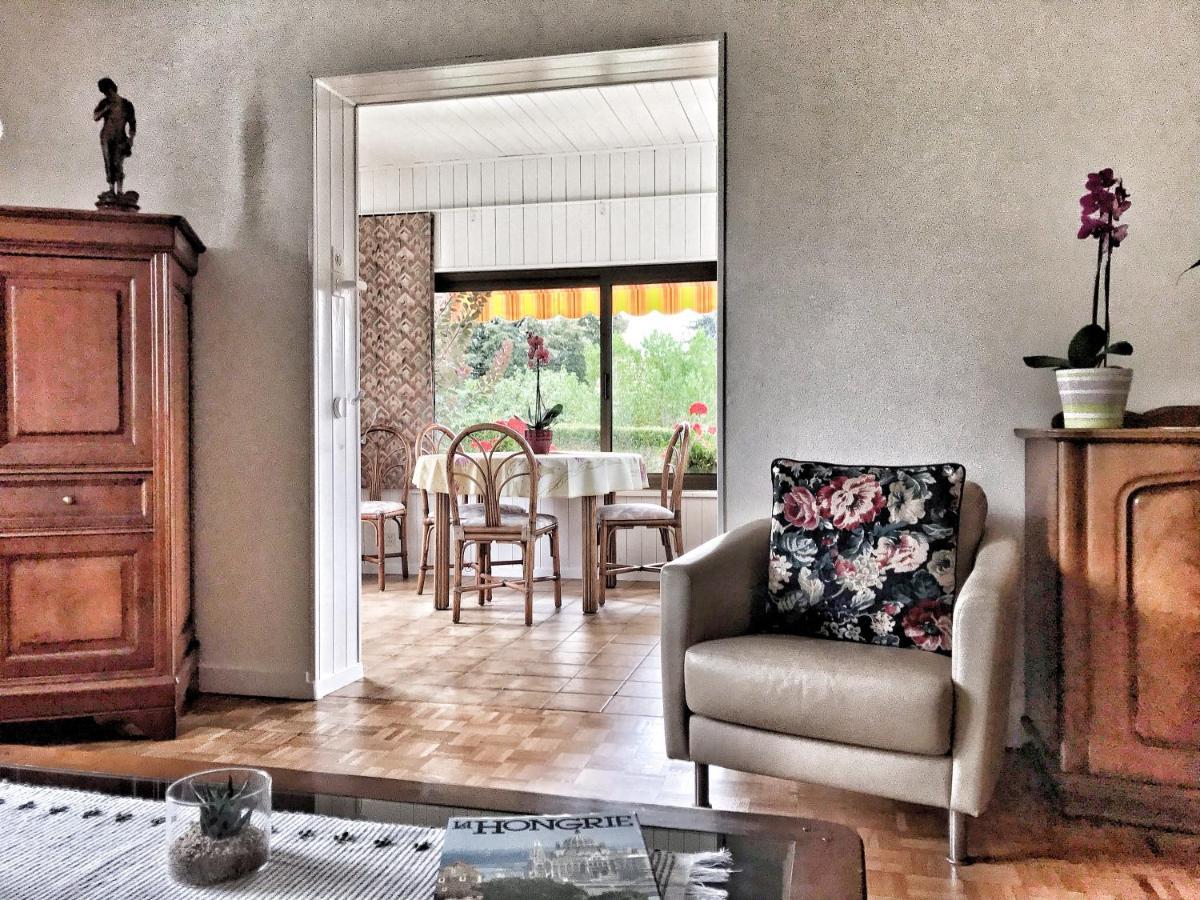 Bed & Breakfast Lindo Lugar - Just A 7 Minute Walk From The Airport