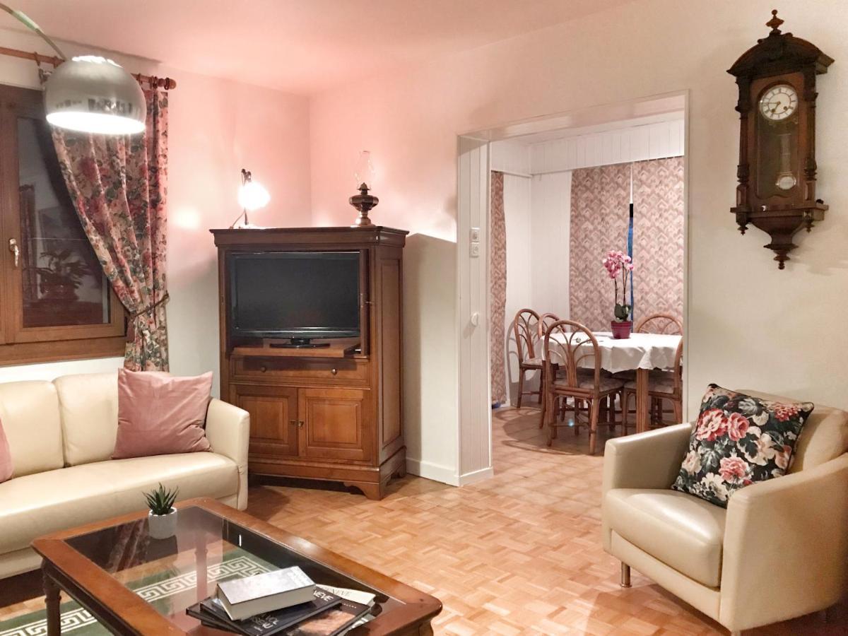 Bed & Breakfast Lindo Lugar - Just A 7 Minute Walk From The Airport